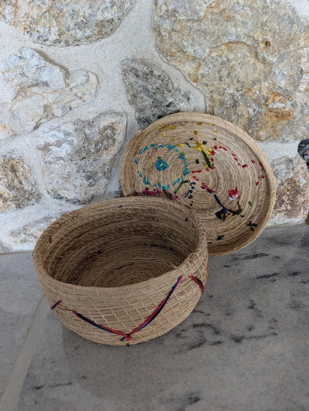 VINTAGE SEAGRASS lidded basket